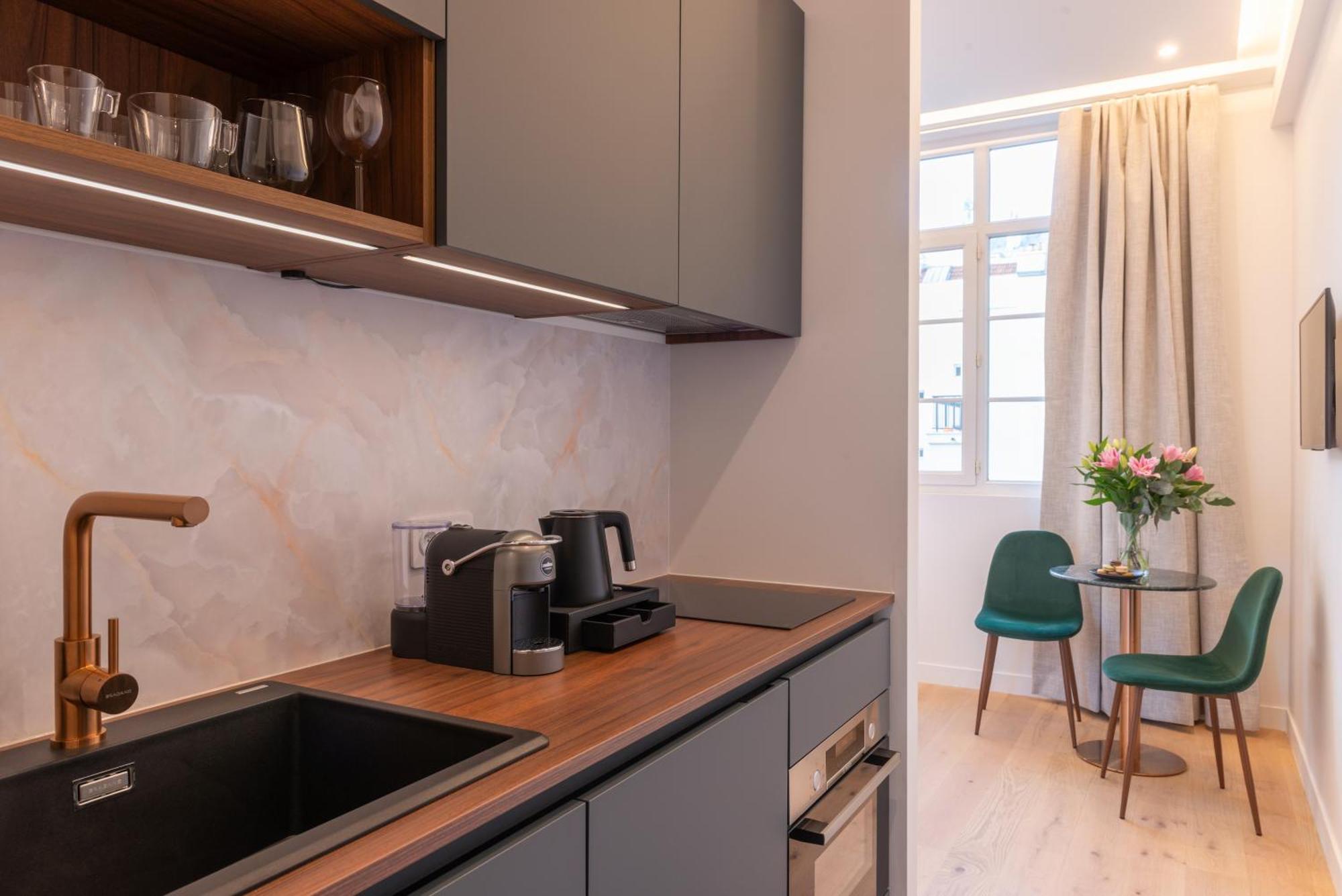 Faubourg Station Apartment *